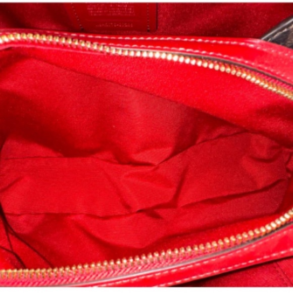 Coach Hallie In Signature Canvas Shoulder Bag! - Picture 3 of 6